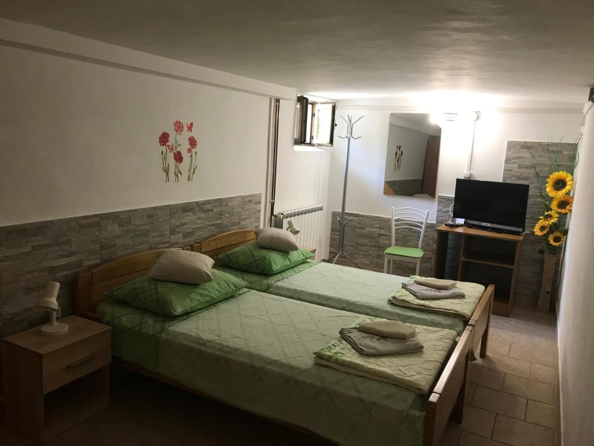 Apartmani Luiza Cres Buitenkant foto