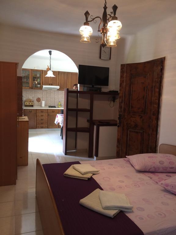 Apartmani Luiza Cres Buitenkant foto